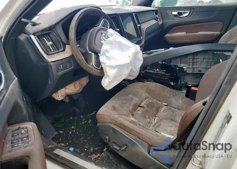 2021 Volvo Xc60 T5 Momentum из США, поврежденный, VIN YV4102DK3M1840279